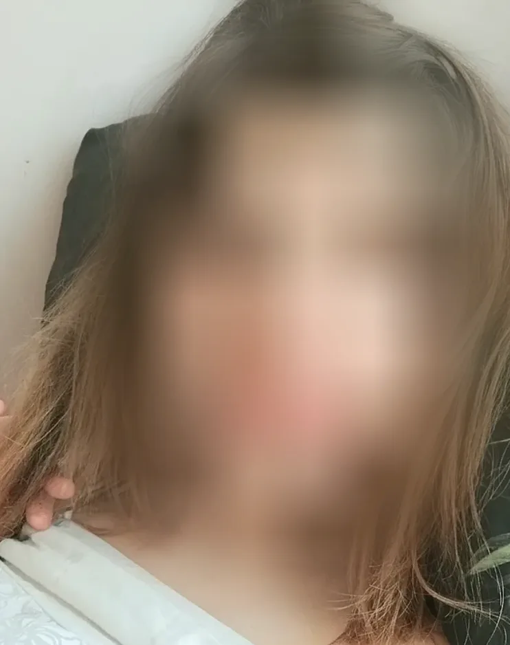 Elina, 28